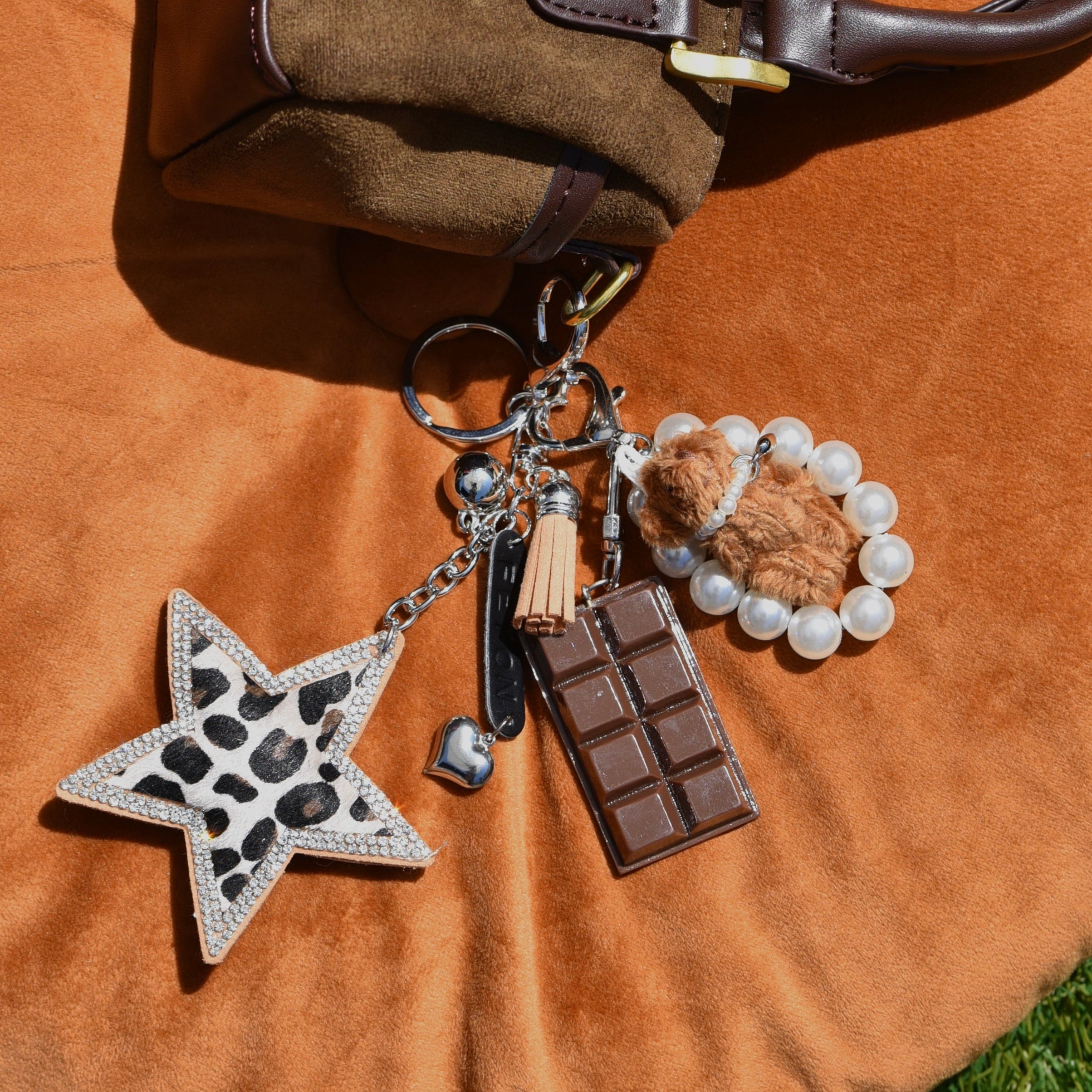 CHARM CHOCOLATE