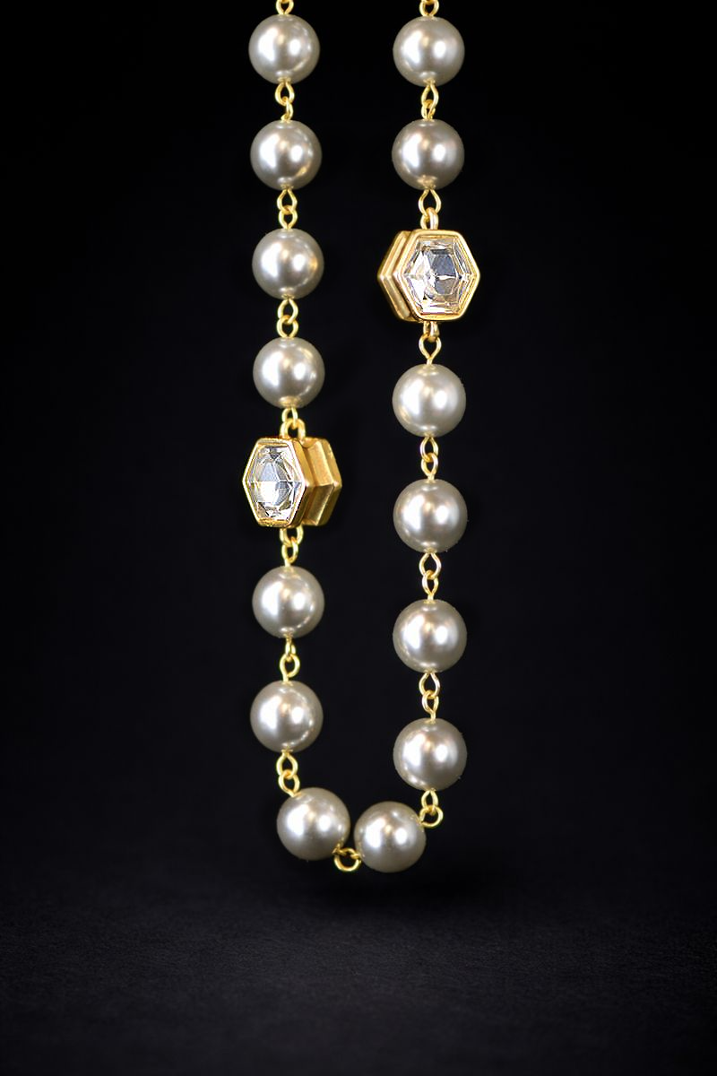 COLLANA GEOMETRIE DI LUCE