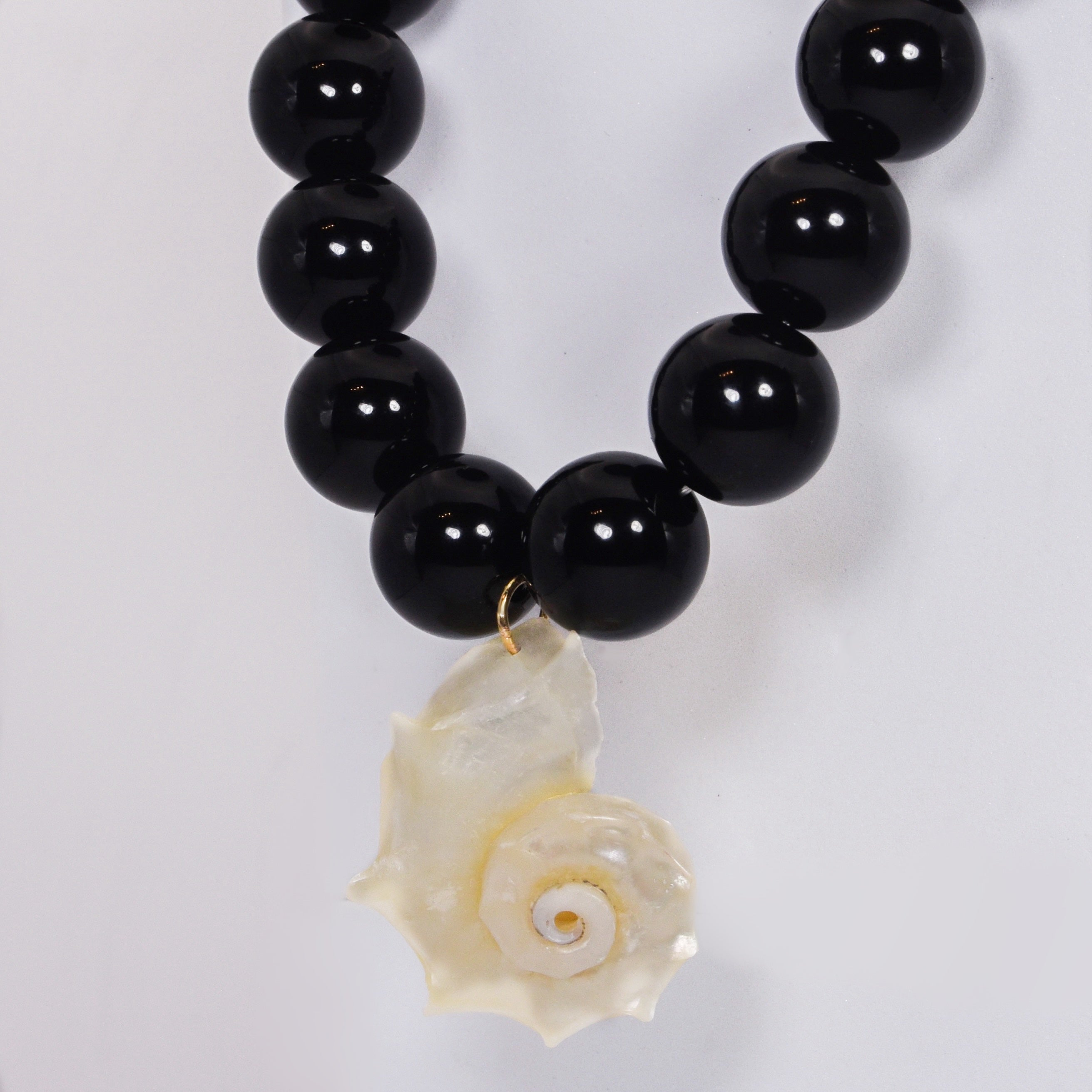 COLLANA BLACK SHELL