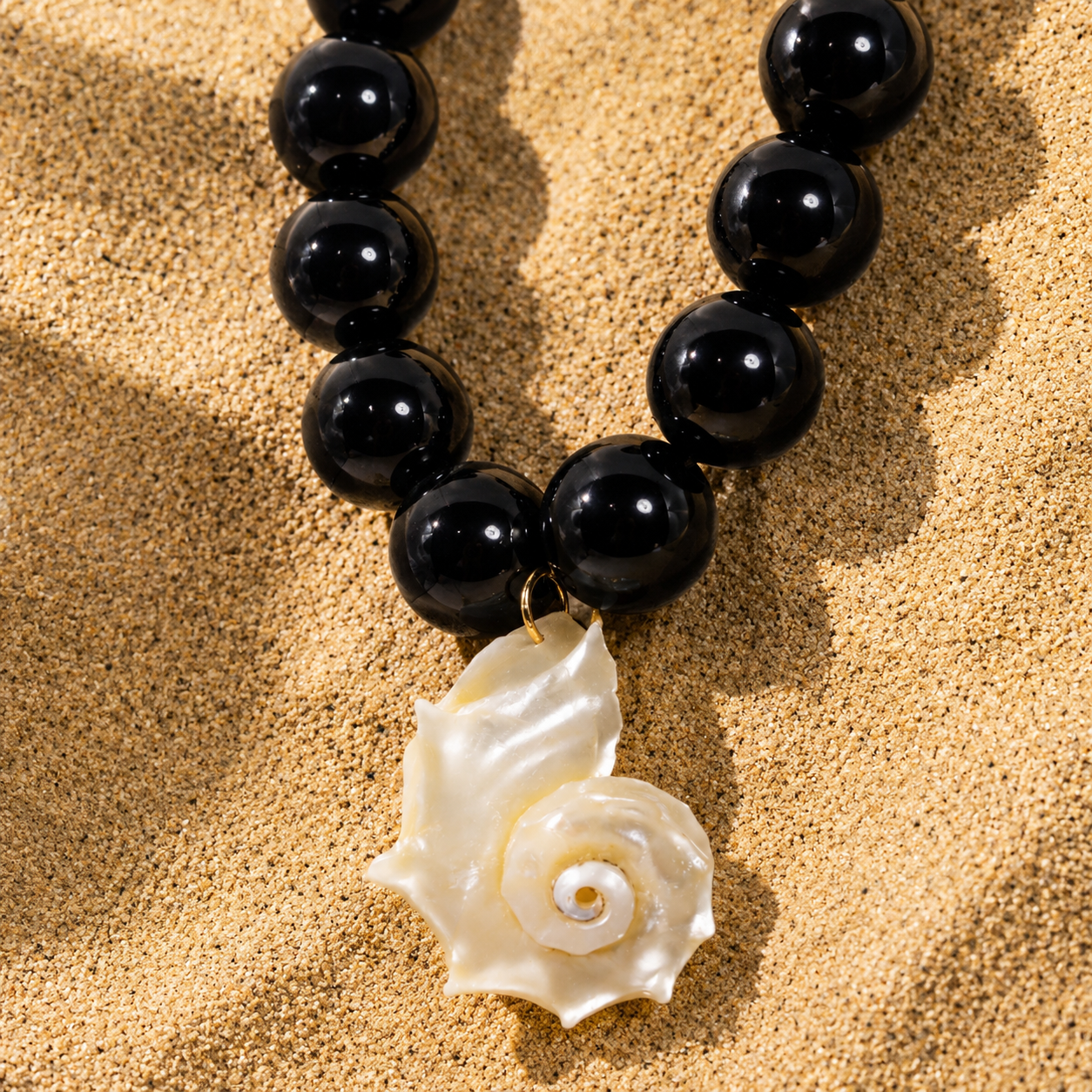 COLLANA BLACK SHELL